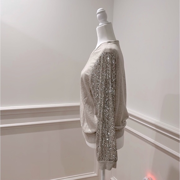 Heartloom Sequins sleeve Sweatshirt - Picture 3 of 5